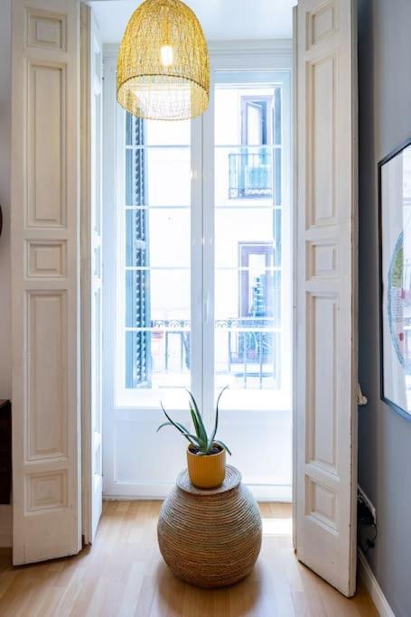 Beautiful Apartment In Malasana For 3 Pax - Ferrer マドリード エクステリア 写真