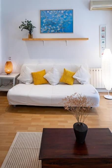 Beautiful Apartment In Malasana For 3 Pax - Ferrer マドリード エクステリア 写真